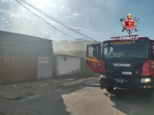 Incêndio atinge três cômodos de residência em Ceilândia