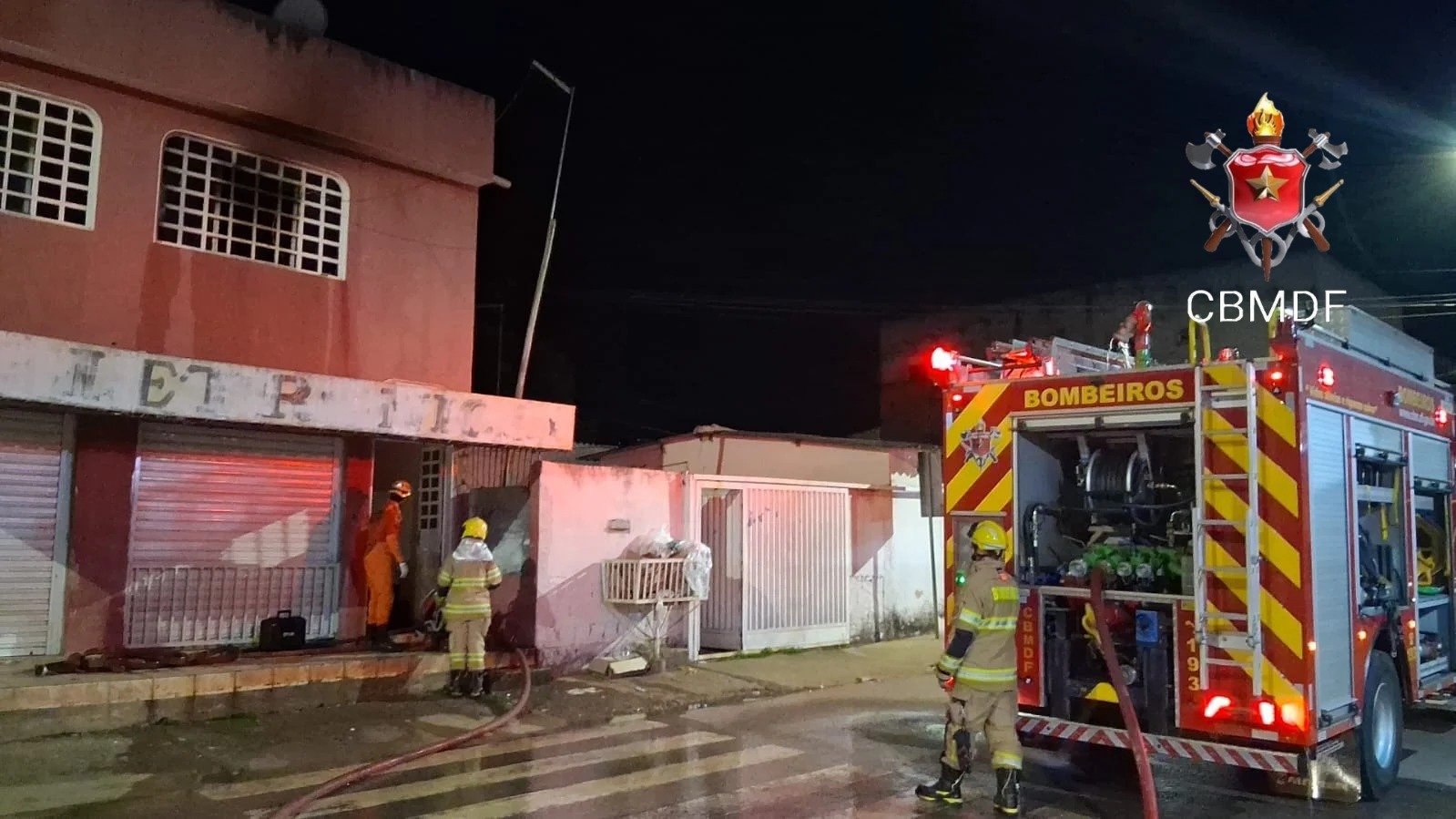 Incêndio atinge apartamento em Planaltina e deixa homem ferido