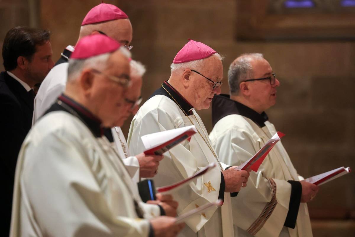 Católicos caldeus se reúnem no Vaticano com patriarca em missa histórica