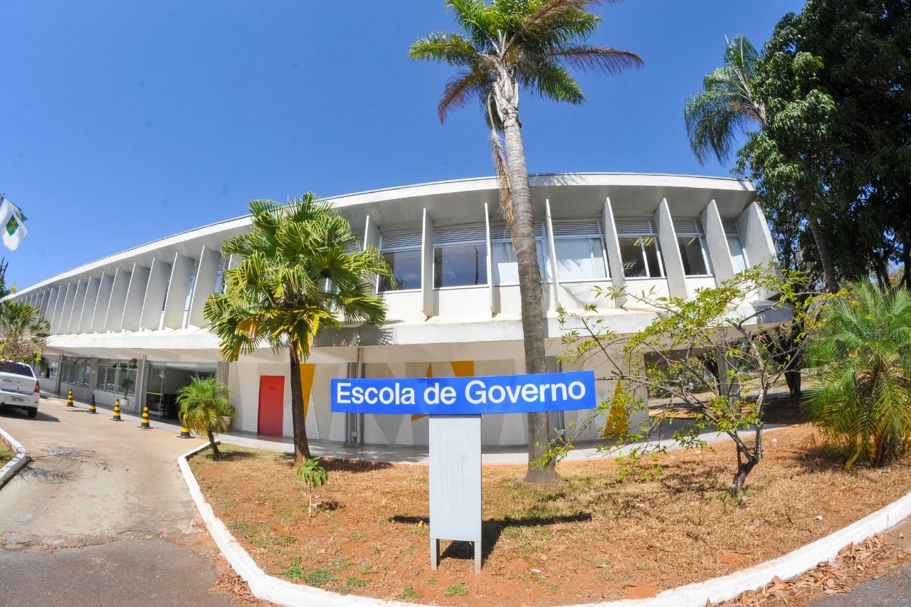 Escola de Governo do Distrito Federal abre inscrições para última rodada de cursos EaD de 2026