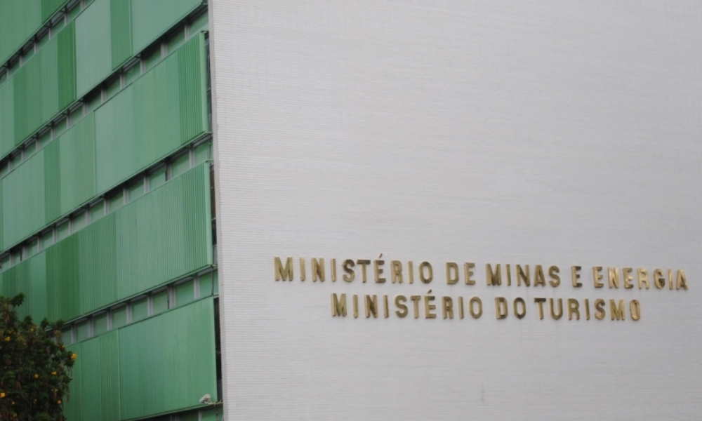 MME abre consulta sobre infraestrutura de recarga de veículos elétricos no Brasil