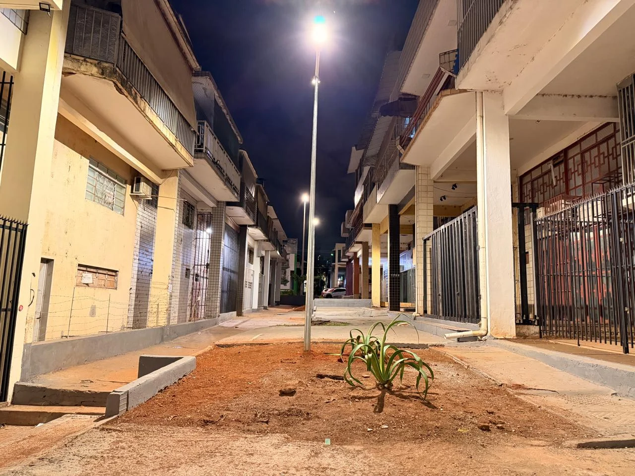 GDF amplia iluminação pública na 716 Norte para reforçar segurança