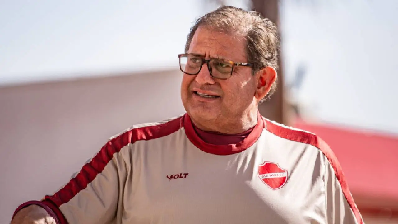 Guto Ferreira mantém confiança no Vila Nova