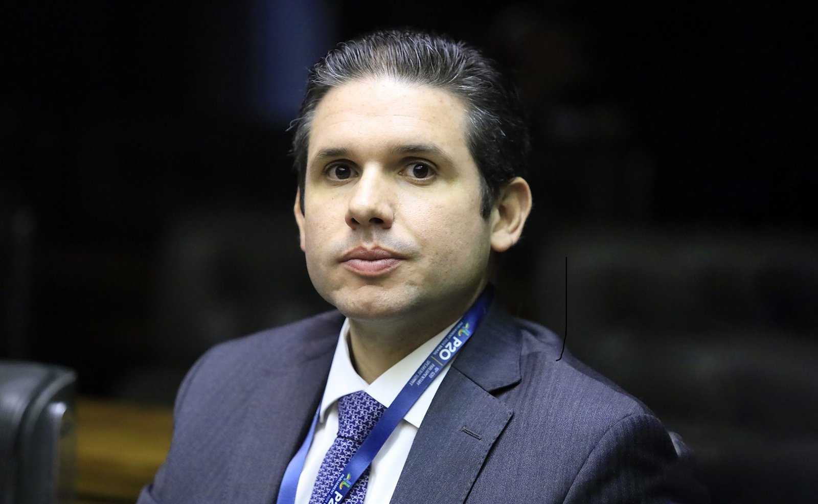 Hugo Motta vota na Paraíba, defende democracia e pede tranquilidade no segundo turno