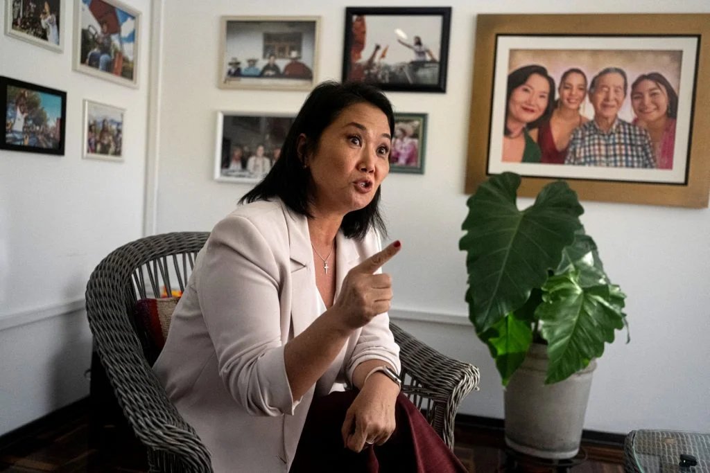 Após regras para corte de cabelo nas escolas do Peru, Keiko fala em material didático ‘sem ideologia’