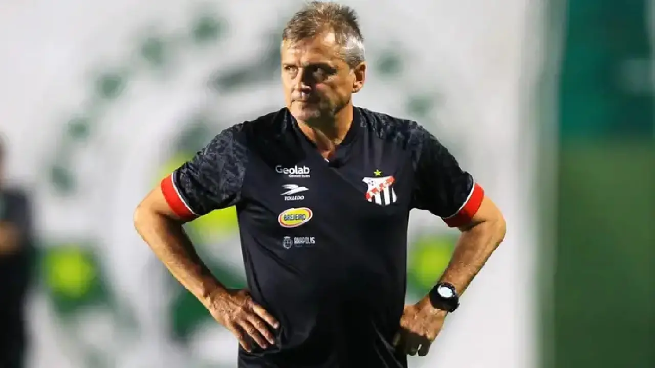 Luiz Carlos Winck é o novo técnico do Crac