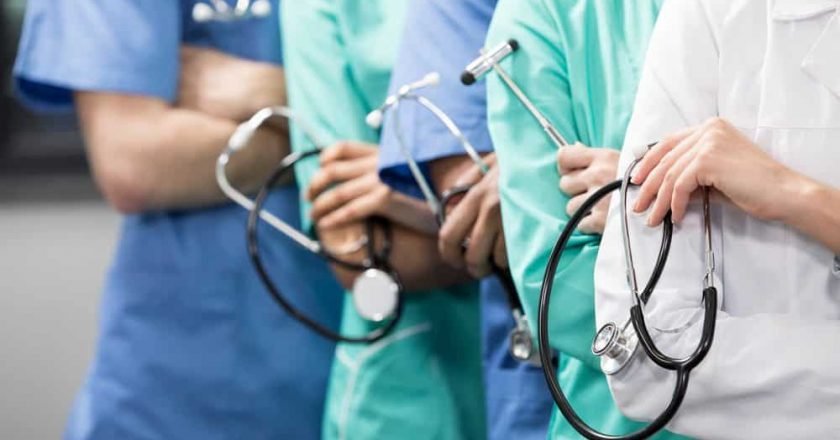 Saúde do DF convoca mais de 150 médicos temporários para a rede pública