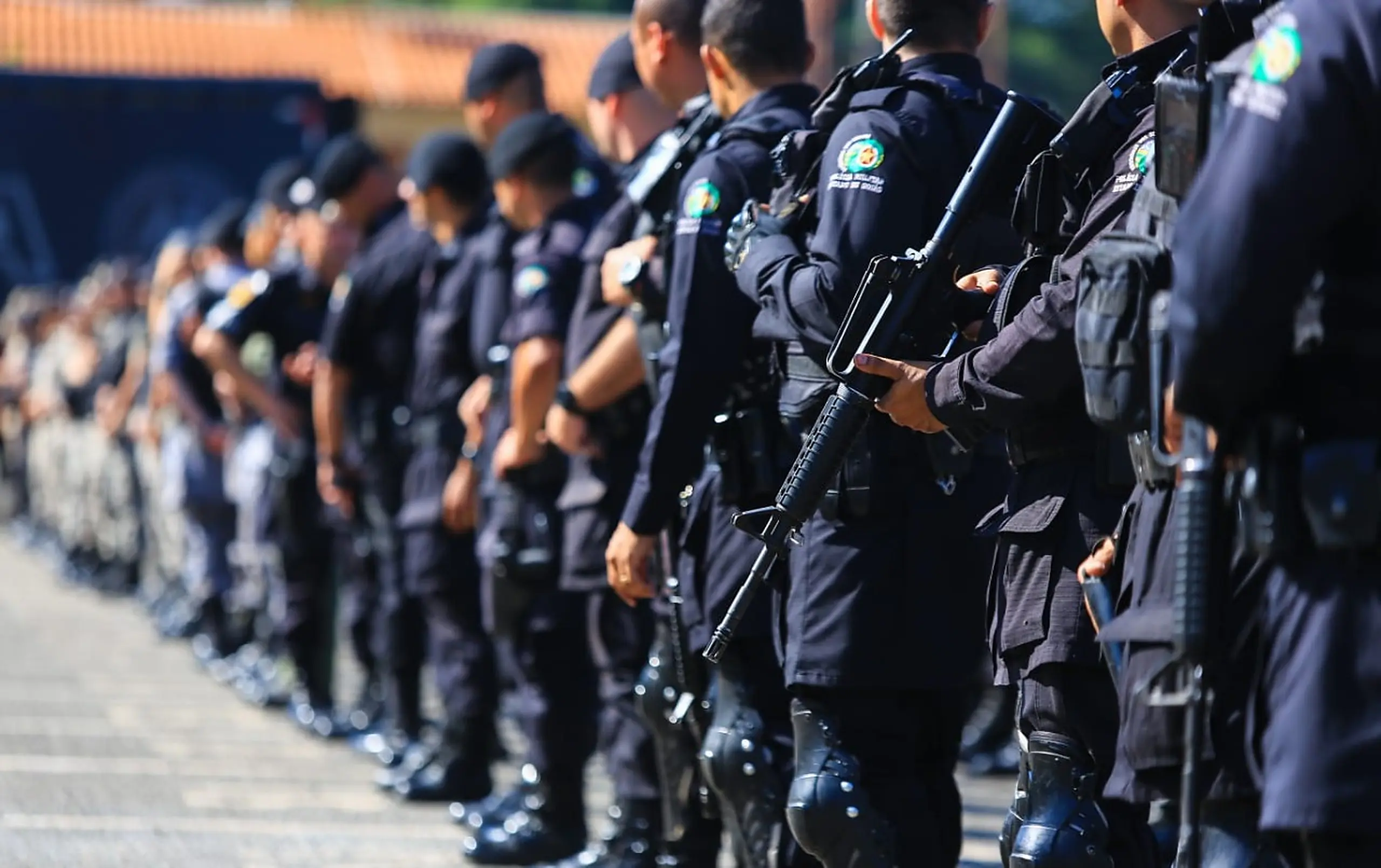 Justiça mantém condenação de 10 PMs por tortura em Goiás